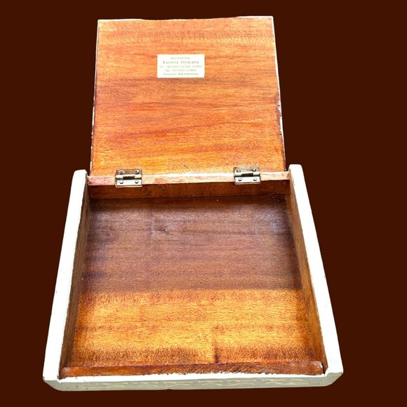 VINTAGE HANDMADE BALINESE CEMPAKA HOLY WOOD CIGAR /OR TRINKET BOX - Picture 9 of 10